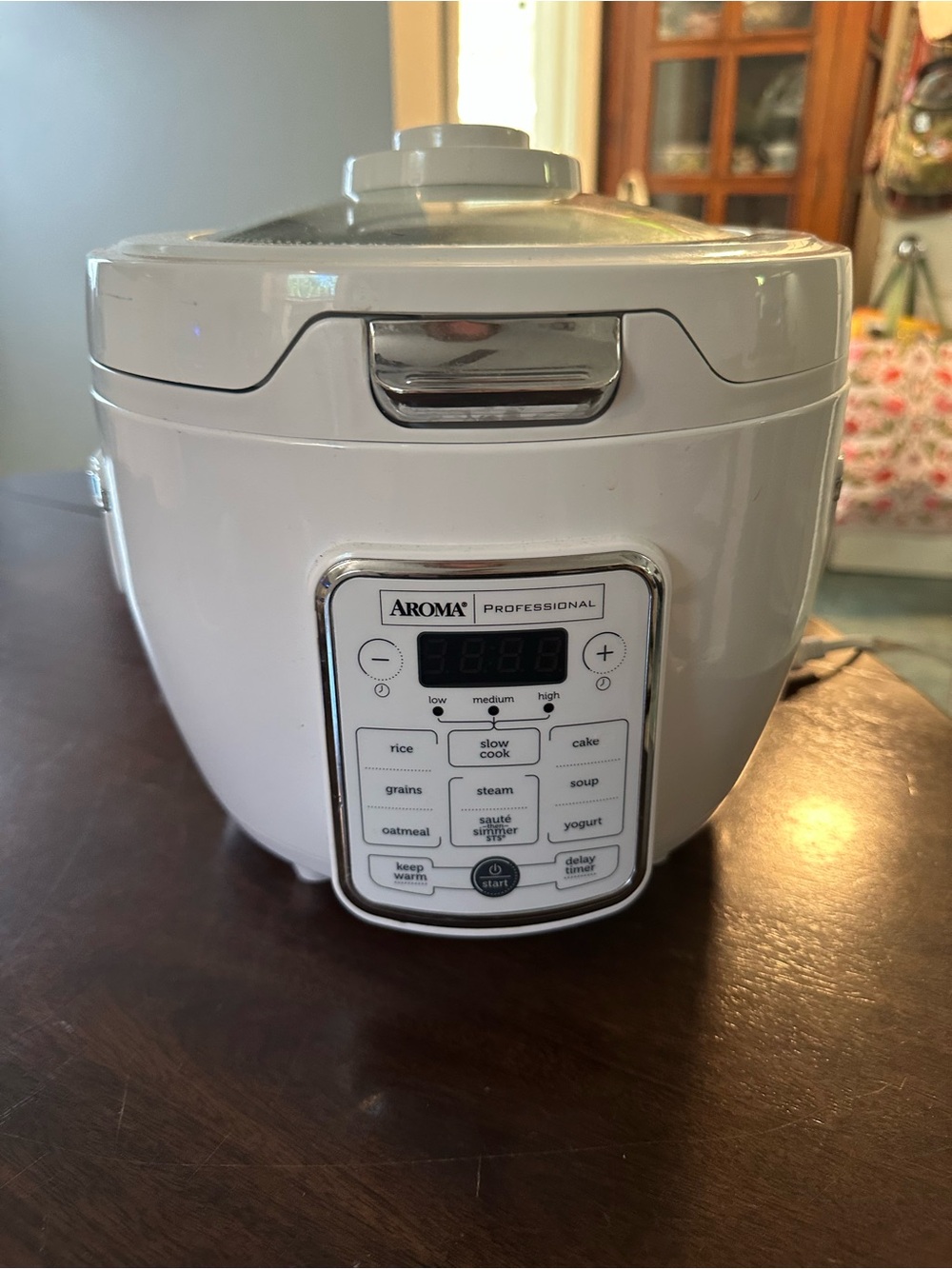 Aroma Professional White Multi-Function Rice Cooker & Slow Cooker
